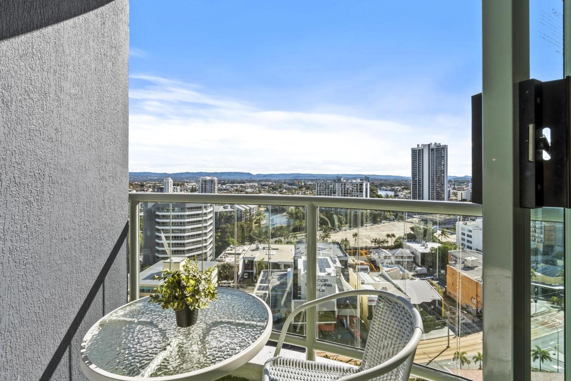 Legends Apartments - Qstay Голд-Кост Экстерьер фото