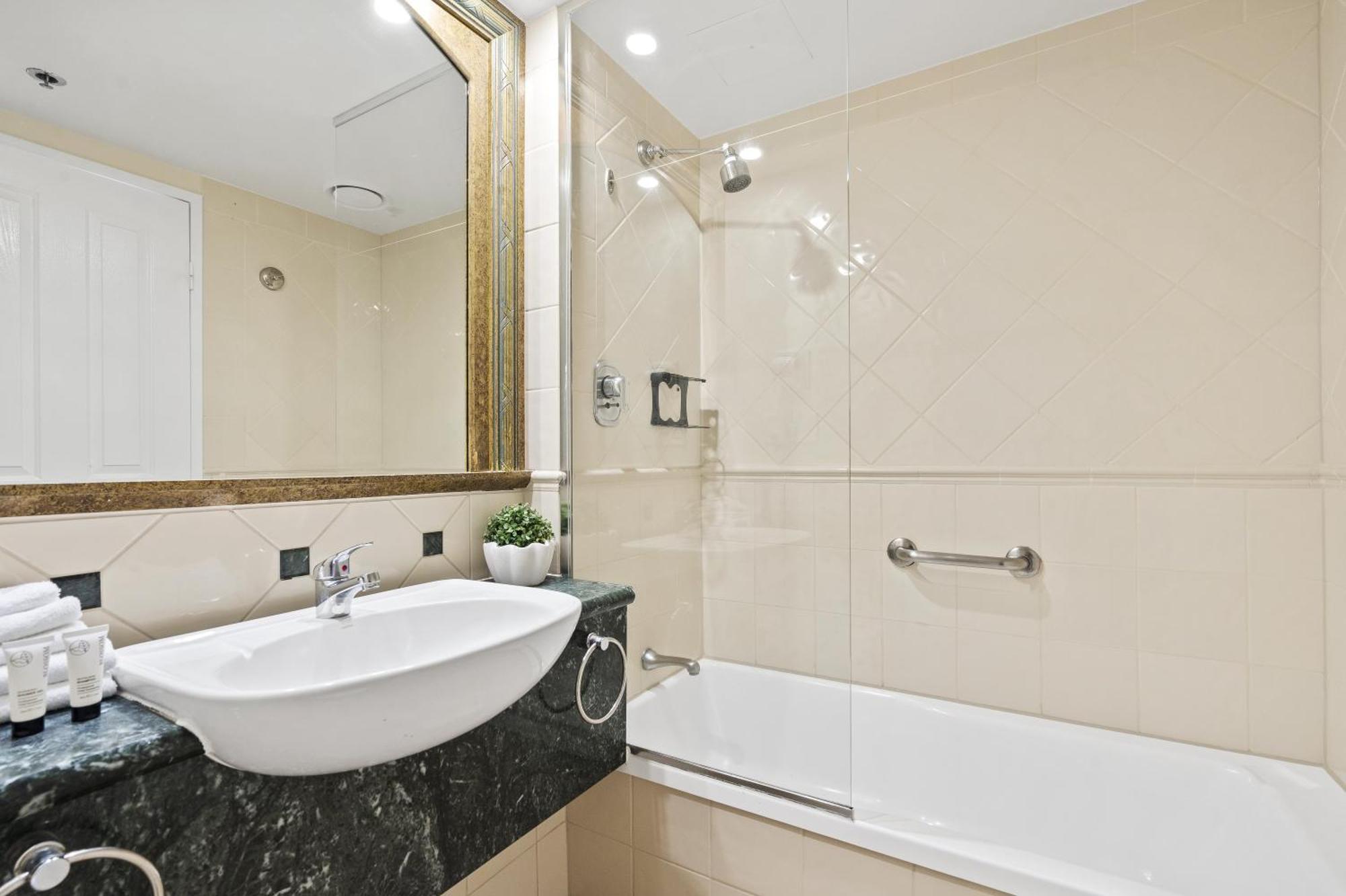 Legends Apartments - Qstay Голд-Кост Экстерьер фото
